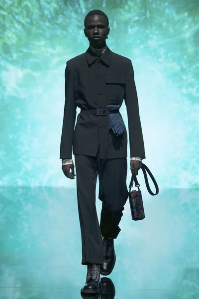 Look 5